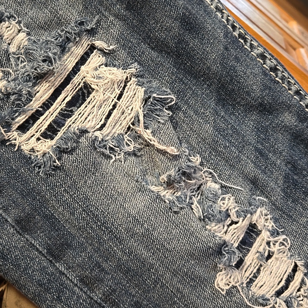 Silver Jeans - Picture 2 of 11